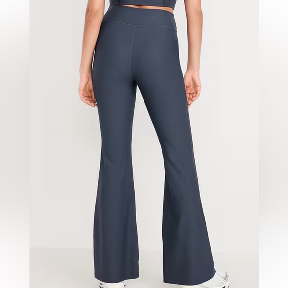 Old navy Extra High-Waisted PowerSoft Rib Flare Leggings - Picture 2 of 5